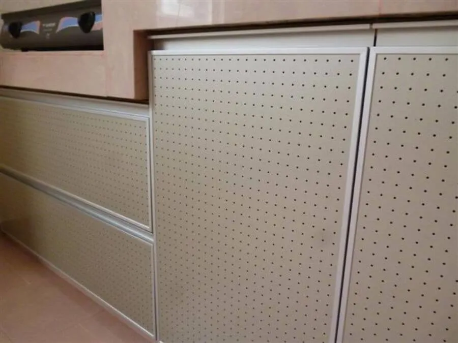 Perforated Door (Pintu Berlubang) — pintu berlubang aluminium, foto 1